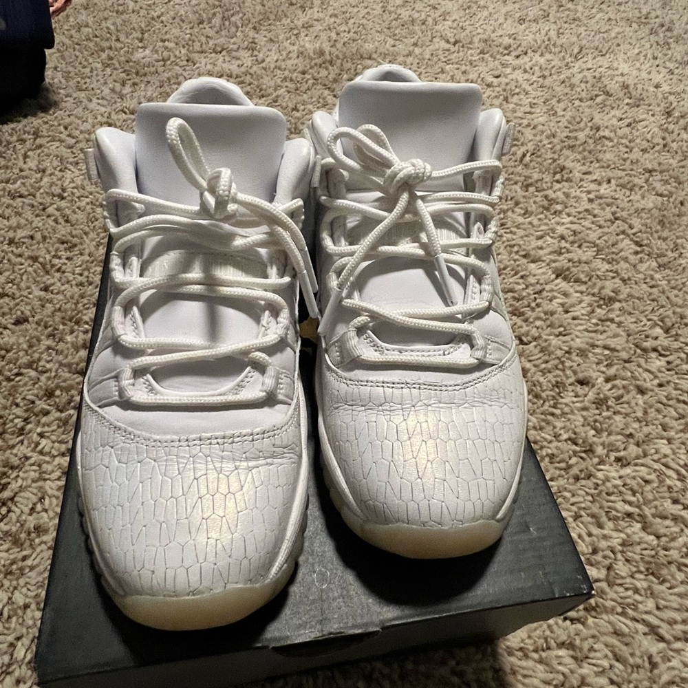 Jordan 11 Retro Low Heiress Pure